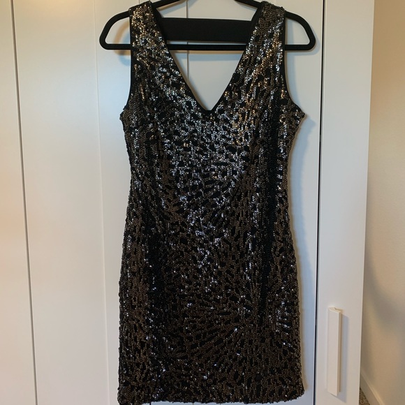 1.STATE Sequin Cocktail Dress - Picture 3 of 4